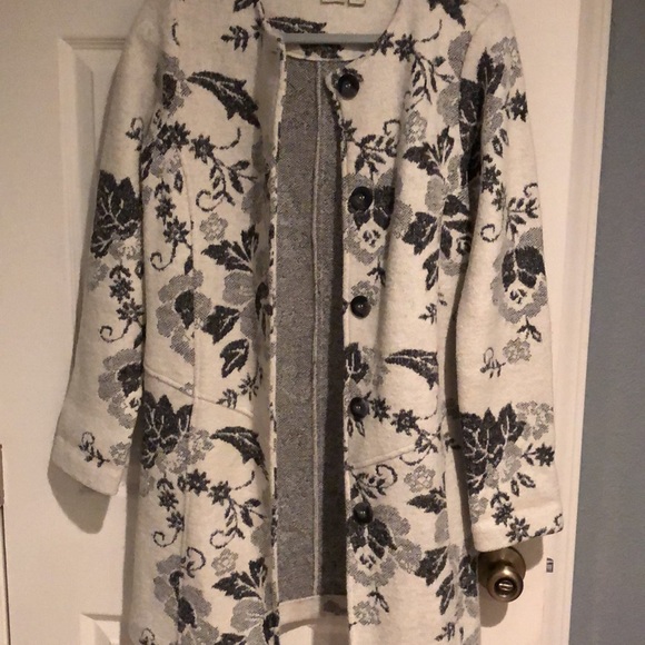 Lucy & Laurel Duster/Coat - Picture 9 of 10